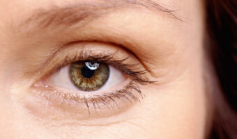 1800x1200_close_up_of_womans_eye_other